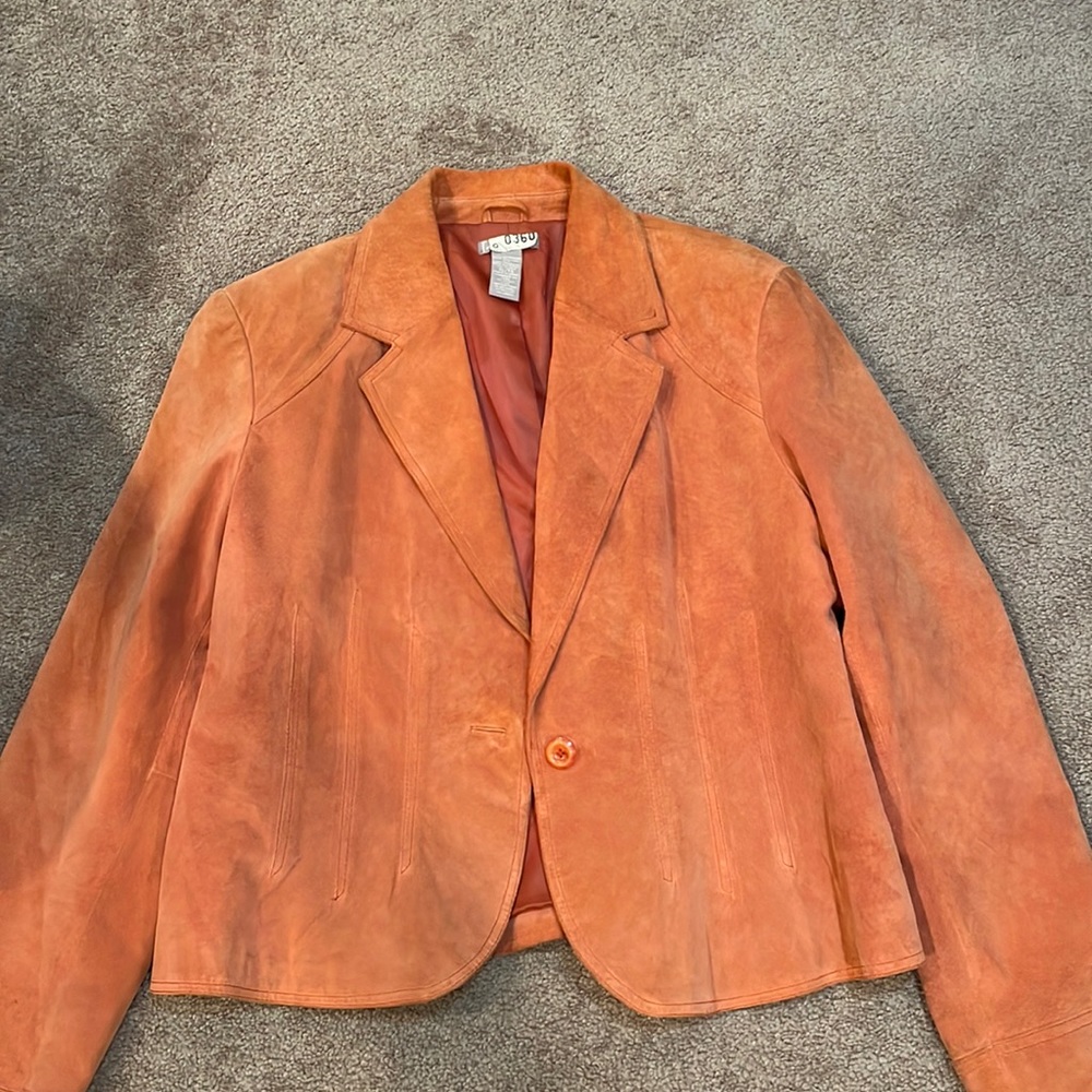 Genuine vintage suede leather jacket More peach colour than photos. Fits m/L